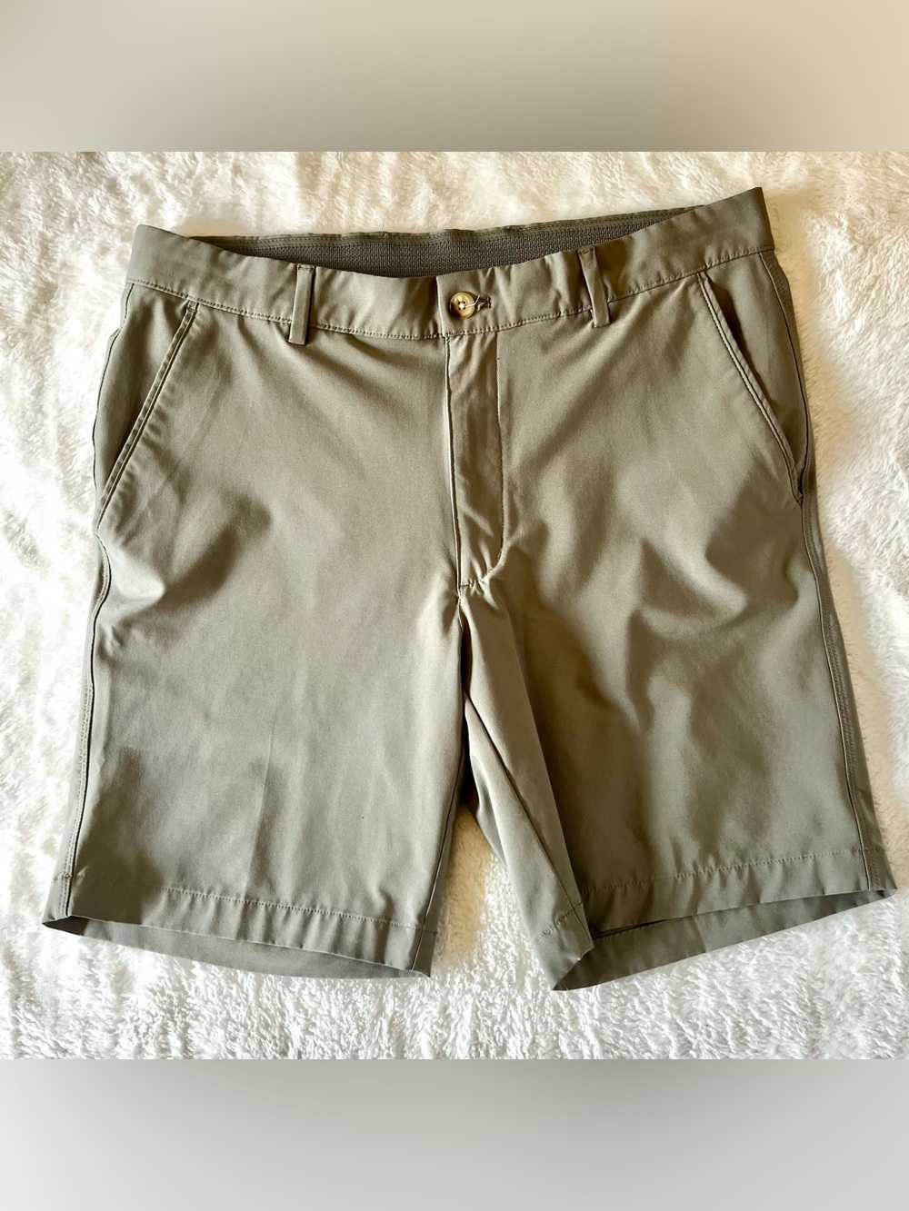 Greg Norman Men's Performance Chino Shorts - Gray